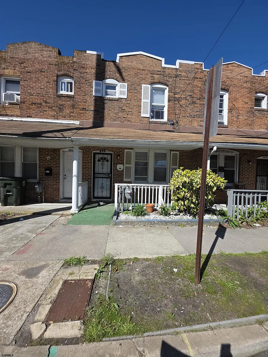 Building Photo - 822 N Arkansas Ave