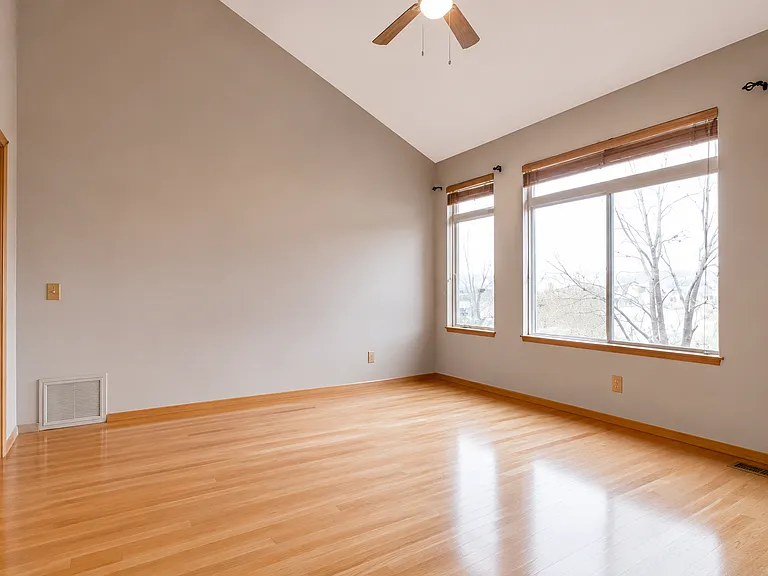 9865 Glenstone Trl — Photo 7