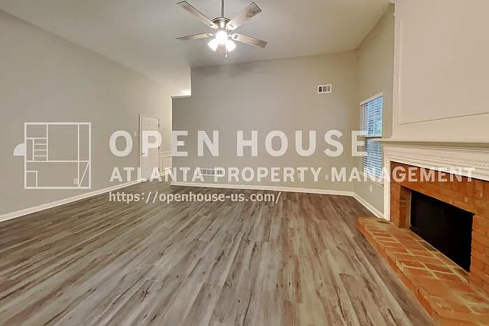 3 bed, 2.0 bath, 1602 sqft, $2,340 — Photo 3