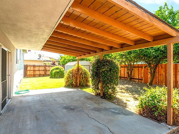 5th image of 924 Regatta Dr