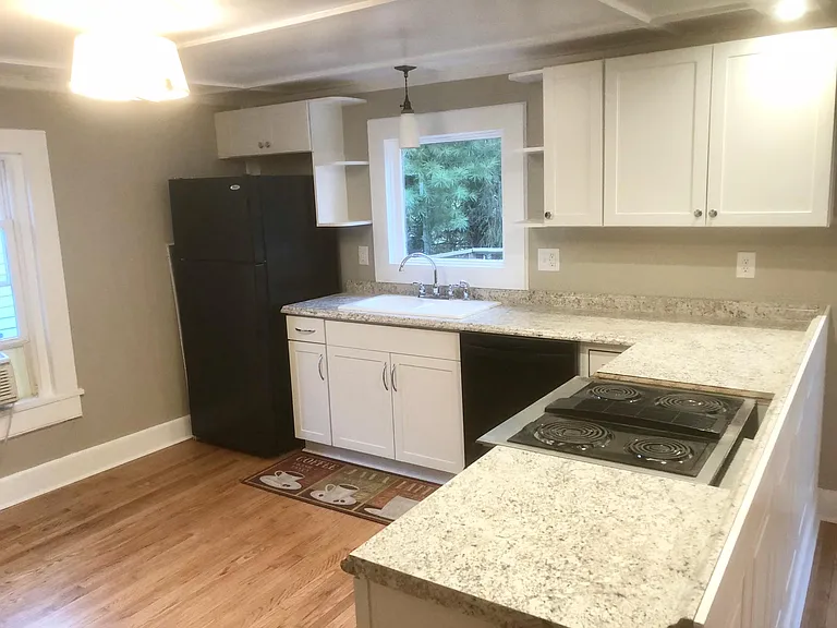 202 N Randolph St — Photo 10