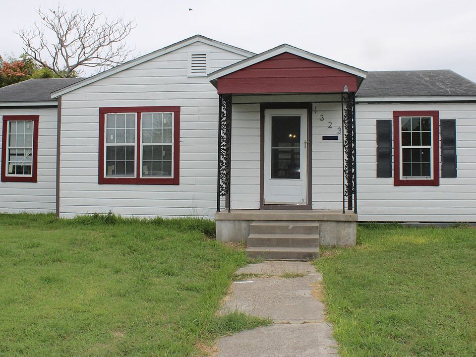 1st image of 1323 Cambridge Dr