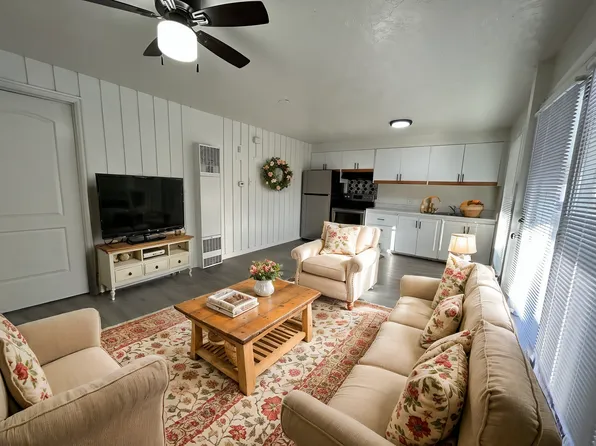 The Redwood Flats, 951 N Redwood Rd #951-4, Salt Lake City, UT 84116