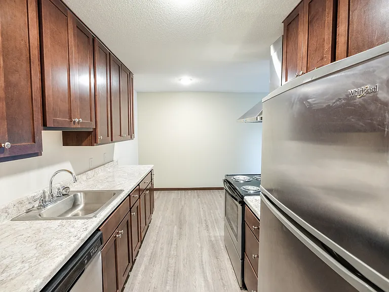 Lakehill Apartments — Photo 33