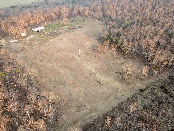 3rd image of 128 Brook Grove Trl