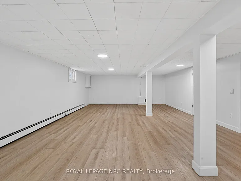 268 Henrietta St — Photo 33