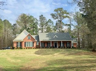 69 Lake Harding Dr, Hamilton, GA 31811