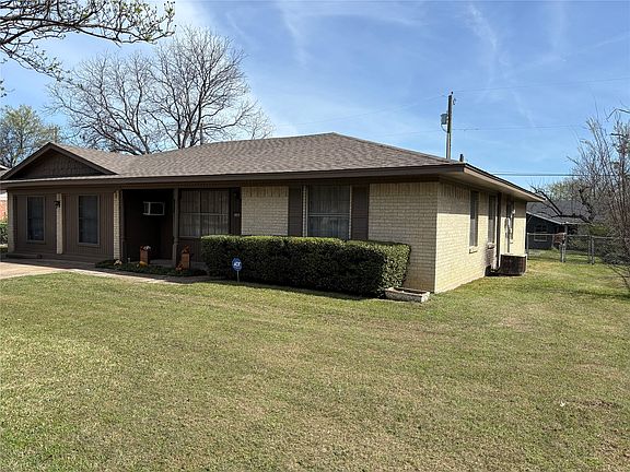 4th image of 1102 Anthony Dr