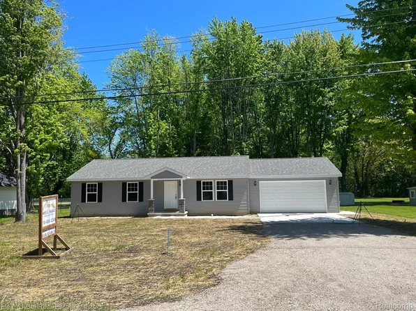 2422 Partridge Rd, Port Huron, MI 48060