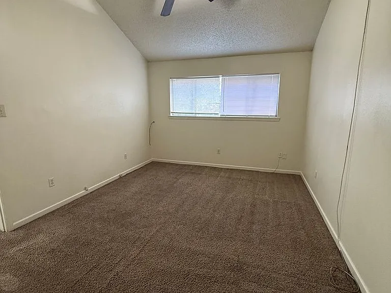 8224C Governor Dr — Photo 3