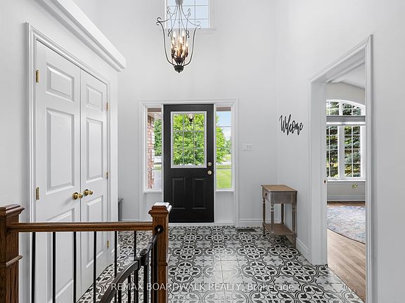 4th image of 154 Catherine Ave