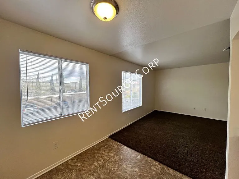 2910 B St #6 — Photo 5
