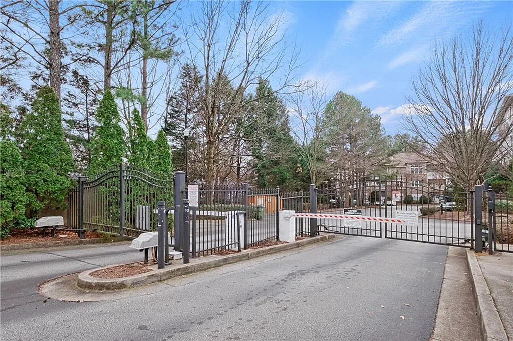 2 bed, 2.0 bath, 1224 sqft, $2,250 — Photo 3