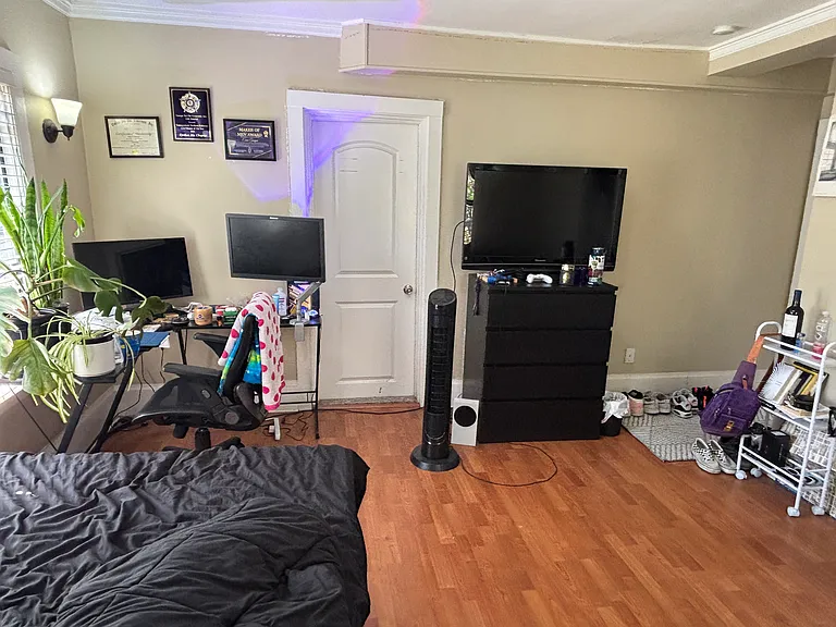 2534 Warring St #5 — Photo 3