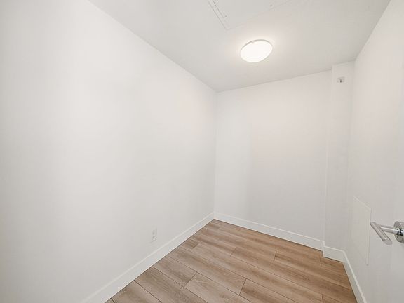 4th image of 1133 Hornby St #1406