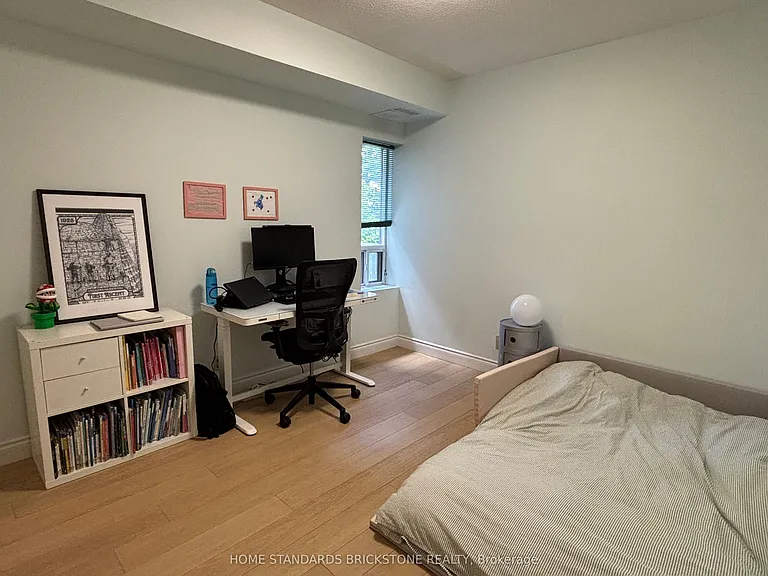 9 Greenbriar Rd #202 — Photo 18