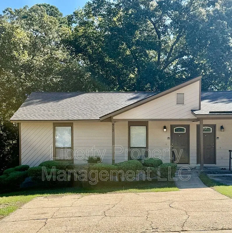 2 bed, 1.5 bath, 900 sqft, $1,150 — Photo 1
