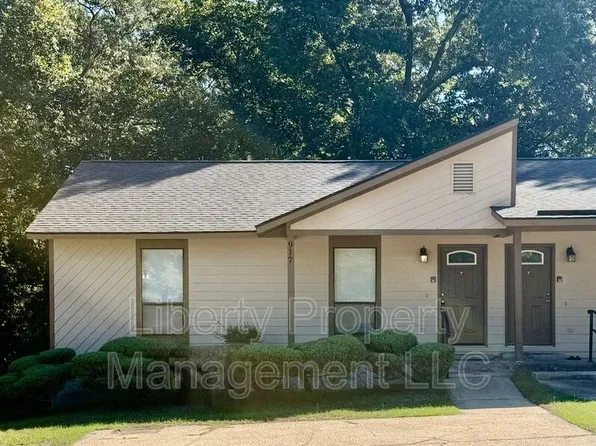 917 Odom Dr, Fayetteville, NC 28304