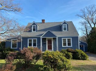 188 Fieldcrest Rd, Fairfield, CT 06825