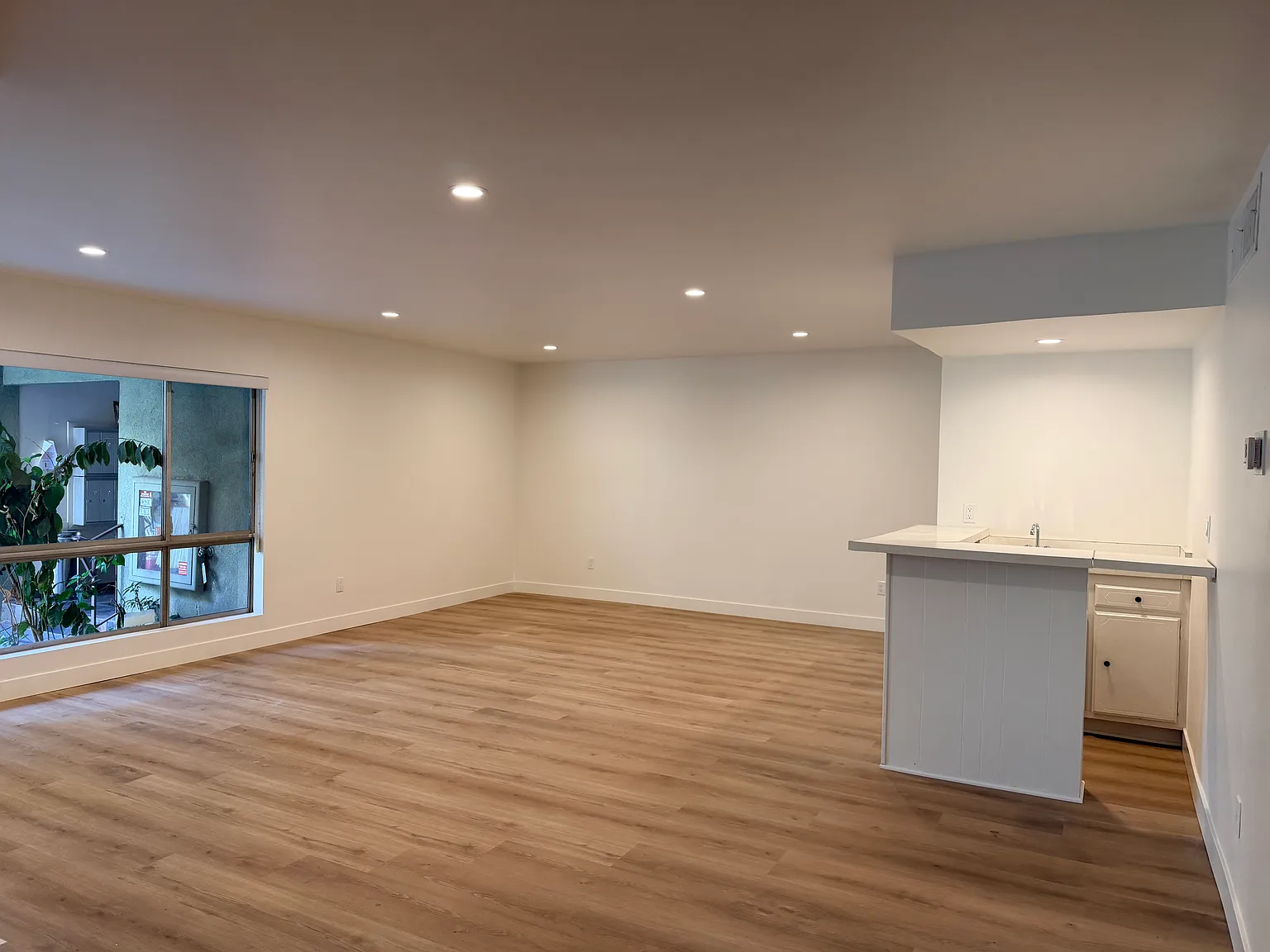 2 bed, 1250 sqft, $2,895 — Photo 2