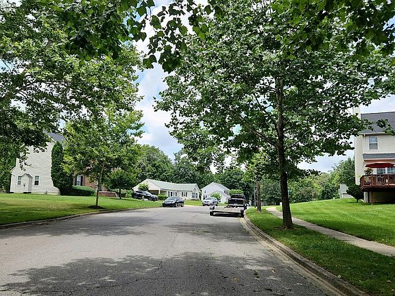 4th image of 8401 Cahill Ct