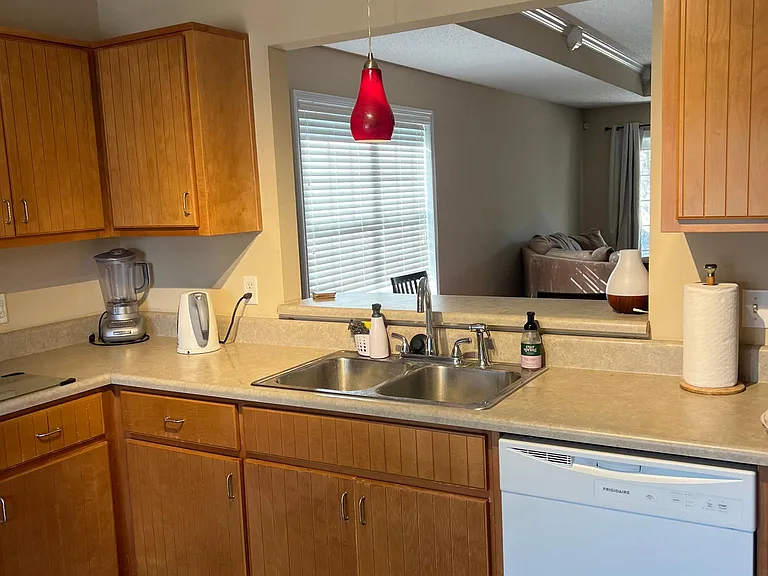 221 Primrose Dr — Photo 14