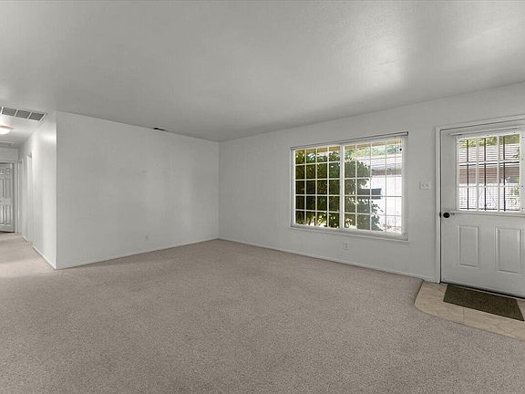 5th image of 2266 Washington Ave