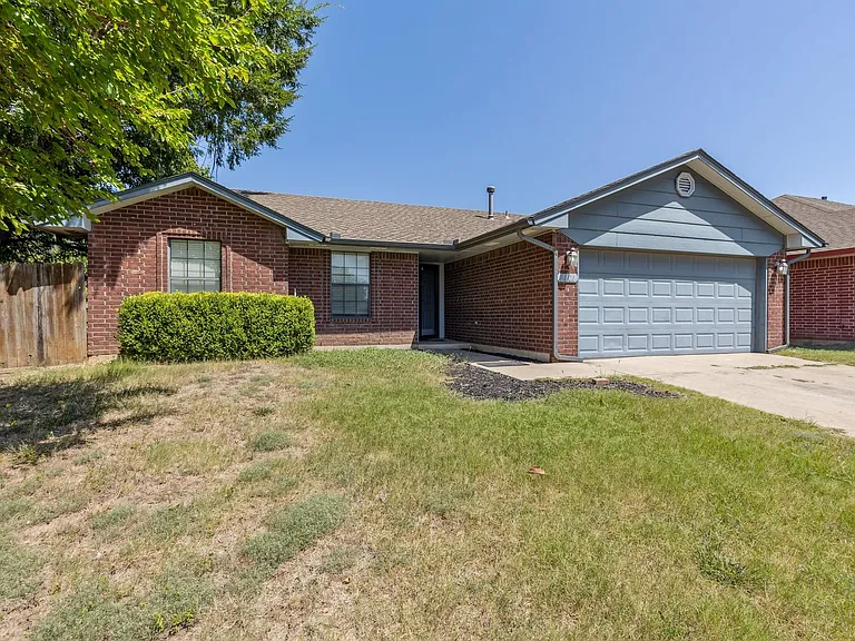 2101 Harbor Dr — Photo 4