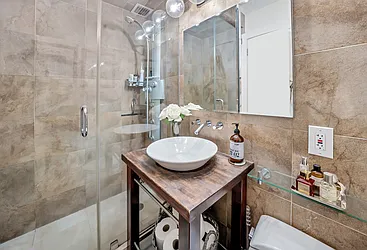 Rented by Elegran