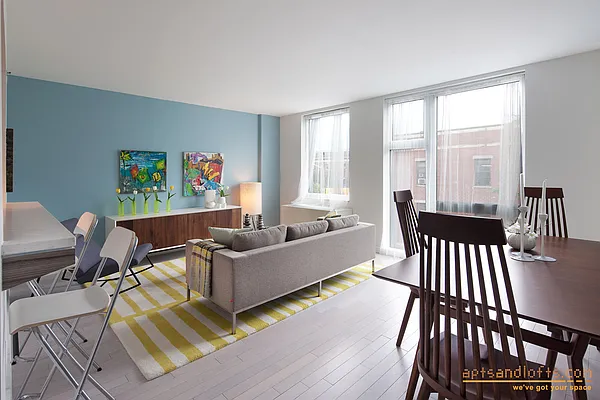 Rented by aptsandlofts.com | media 17