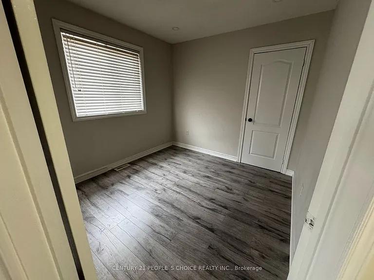 3704 Golden Locust Dr — Photo 12