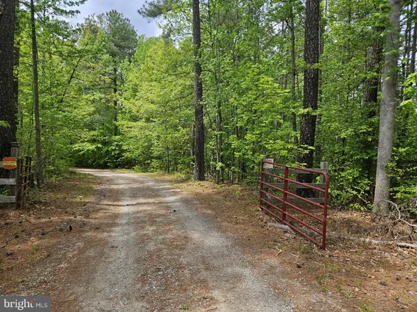 29 Eastham Rd, Bumpass, VA 23024