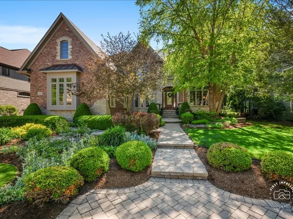 1116 Heatherton Dr, Naperville, IL 60563