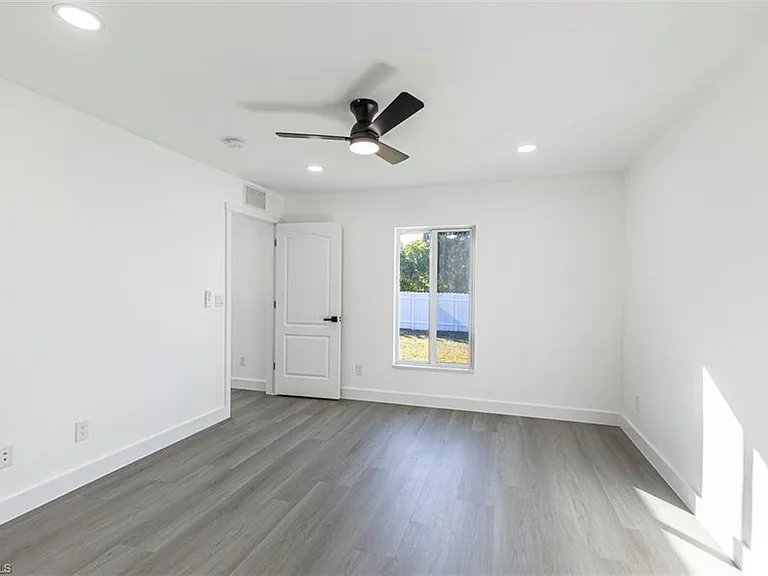1230 NW 13th Ave — Photo 11