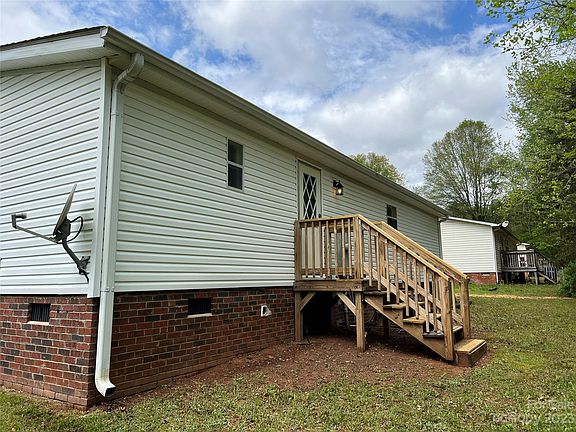 4th image of 1245 Suncrest Ave