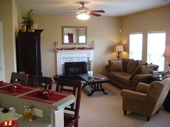 From Kitchen into Fam.