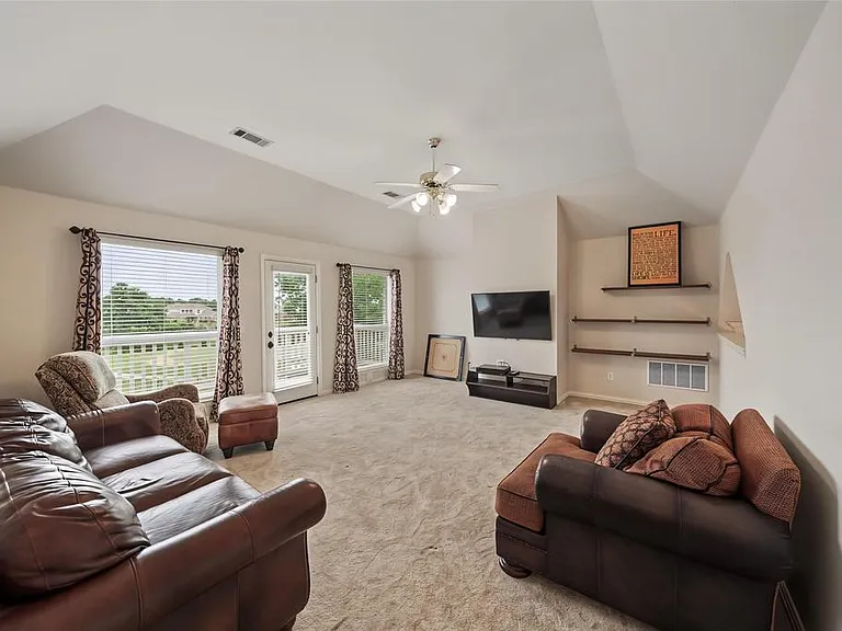 1335 Bradford Dr — Photo 28