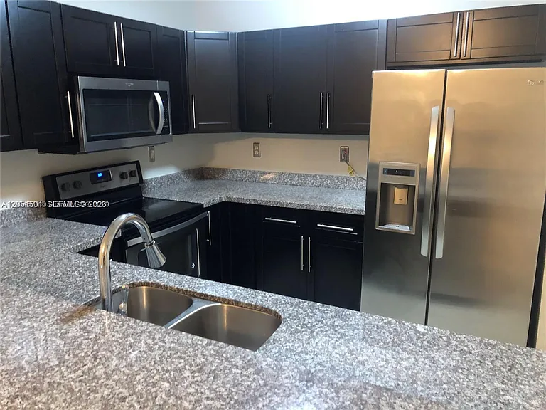 8510 SW 150th Ave #2 — Photo 8