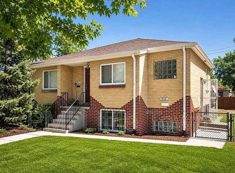 3620 Hudson St — Photo 1