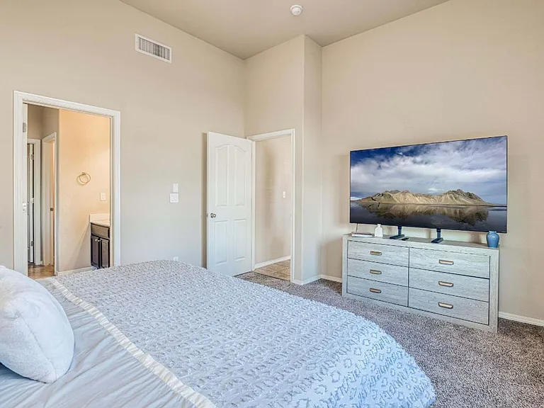 7413 Red Cedar Dr — Photo 11