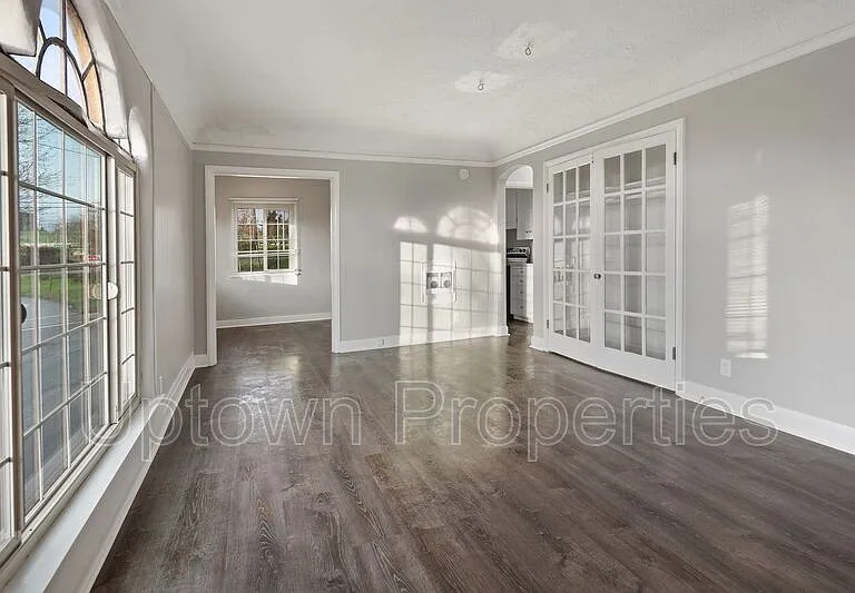1344 NE 68th Ave — Photo 2