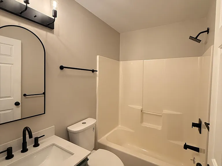 327 W Trinity Ave — Photo 21
