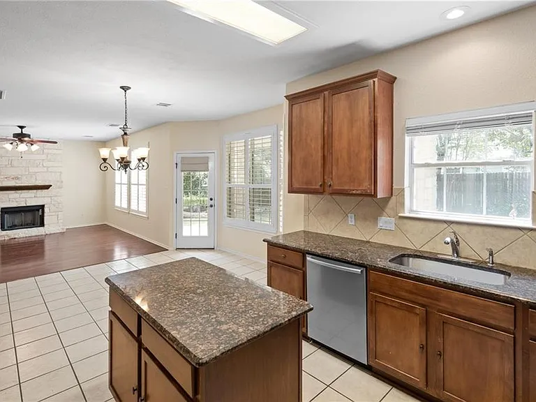 11508 Staked Plains Dr — Photo 15
