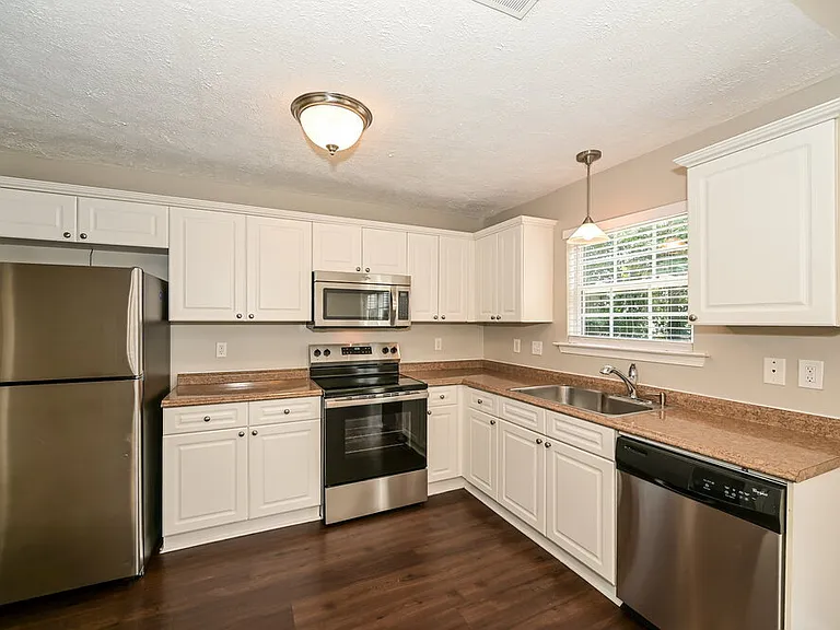 4412 Sandpiper Ln — Photo 8