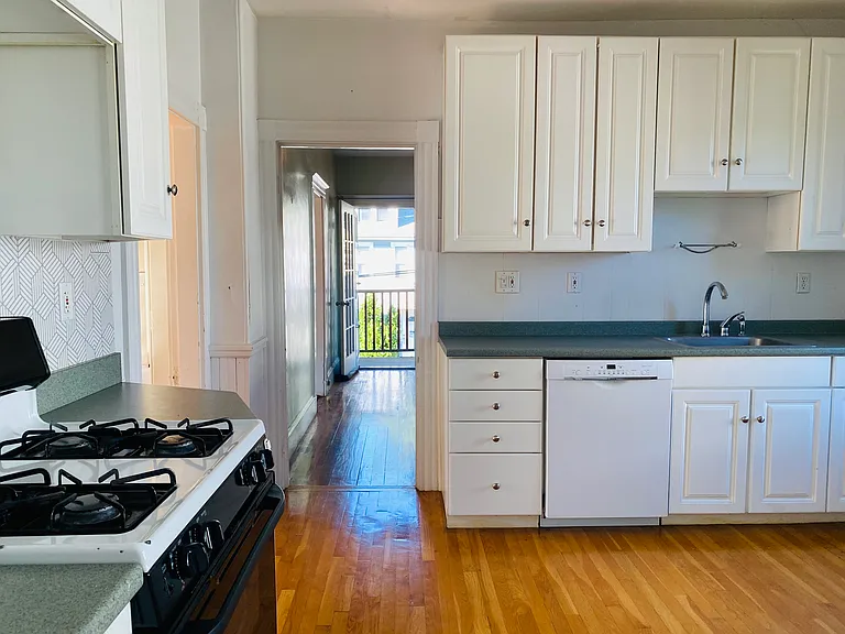 16 Donnybrook Rd #1 — Photo 8