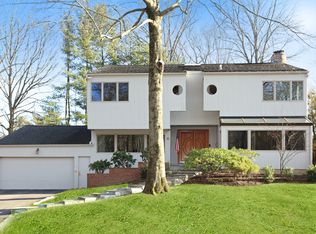 32 Kent Rd, Scarsdale, NY 10583