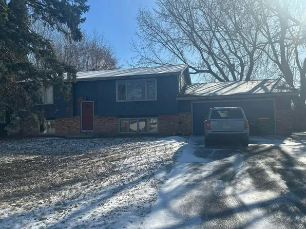 4885 Erin Cir SE, Prior Lake, MN 55372