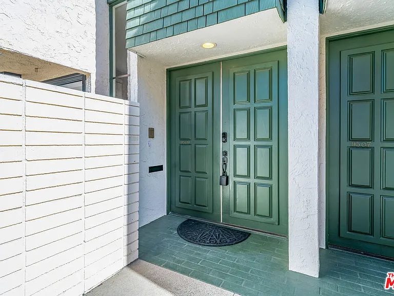 9509 W Olympic Blvd — Photo 48