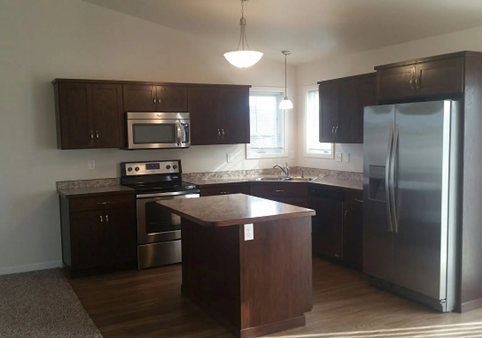 4 Bed 3 Bath Single Family Home — Photo 2