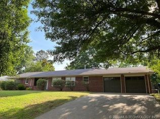 915 Honor Heights Dr, Muskogee, OK 74401